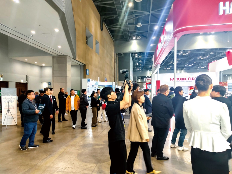 全球塑膠巨頭齊聚，展示前沿技術(shù)設(shè)備-拷貝